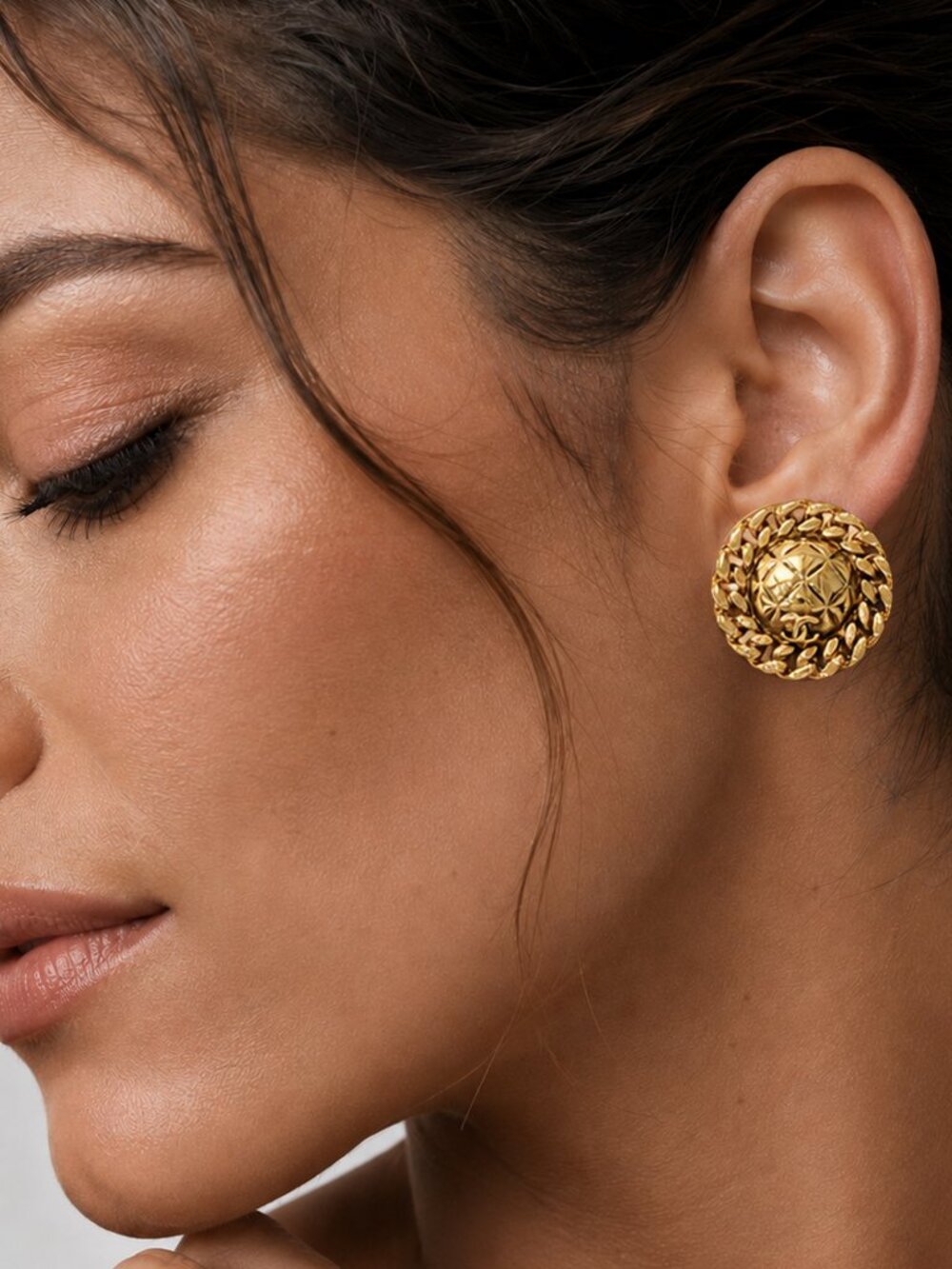 Chanel Vintage Matelassé Round Chain 24k Earrings